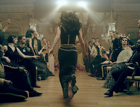 katy-perry-unconditionally-6