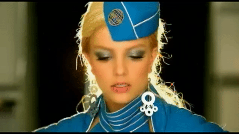 giphy Brit em Toxic, de 2003