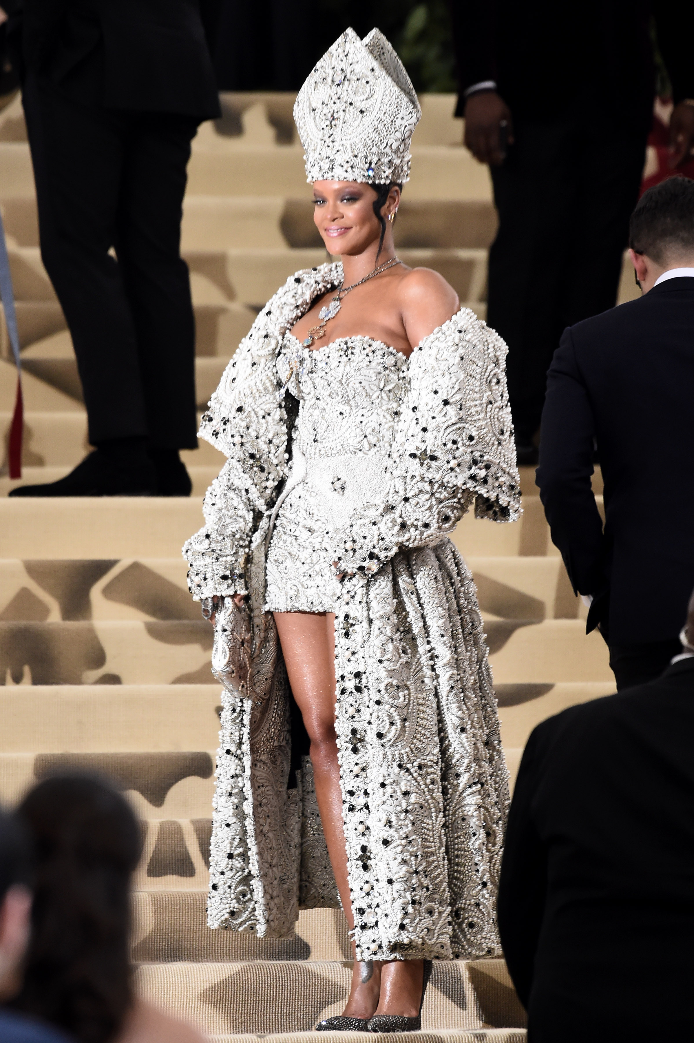 NEW YORK, NY - MAY 07:  Rihanna attends Heavenly Bodies: Fashion &amp; The Catholic Imagination Costume Institute Gala at Metropolitan Museum of Art on May 7, 2018 in New York City.  (Photo by Steven Ferdman/Getty Images)